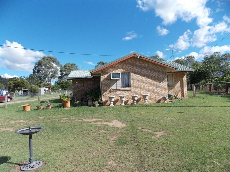 7b Grey Street, Nanango QLD 4615