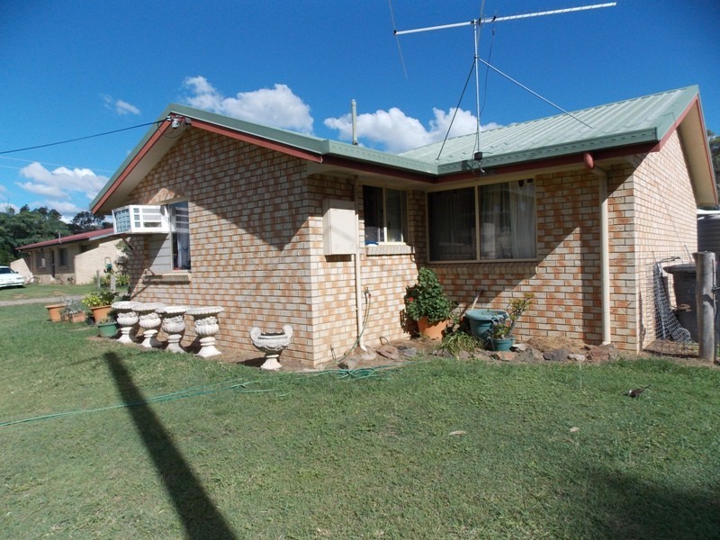 7b Grey Street, Nanango QLD 4615