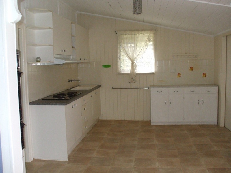 65 Henry Street, Nanango QLD 4615