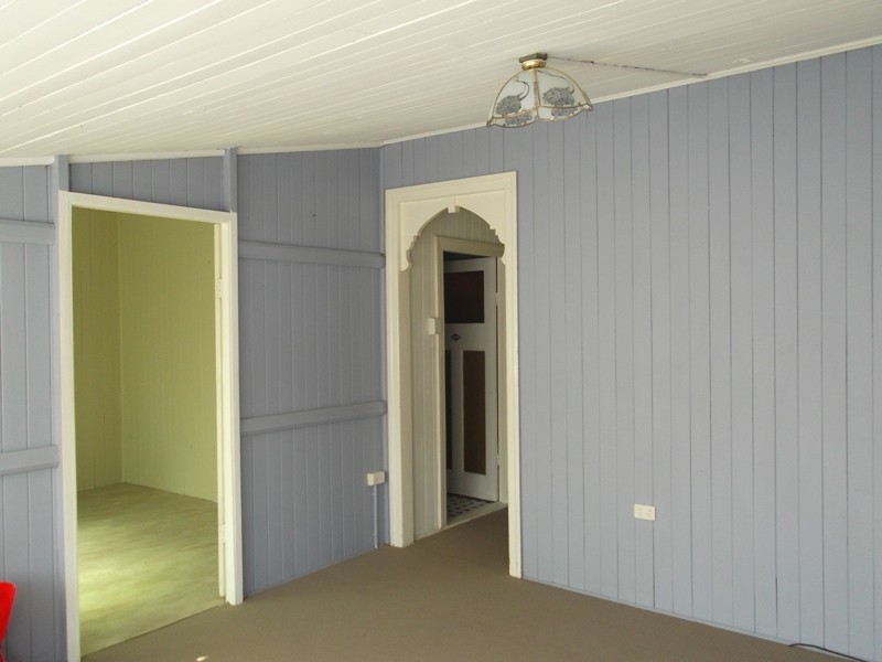 65 Henry Street, Nanango QLD 4615