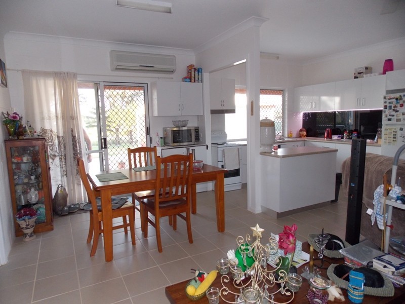 4 Deakin Crescent, Nanango QLD 4615