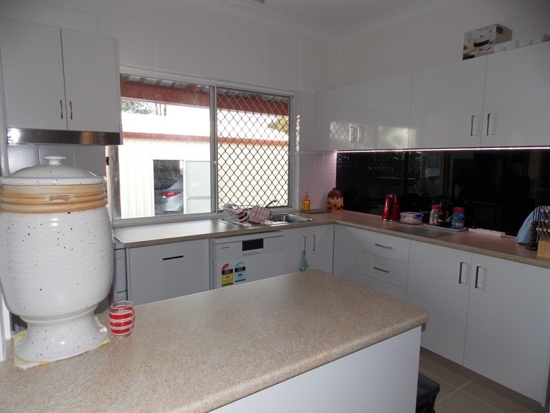 4 Deakin Crescent, Nanango QLD 4615