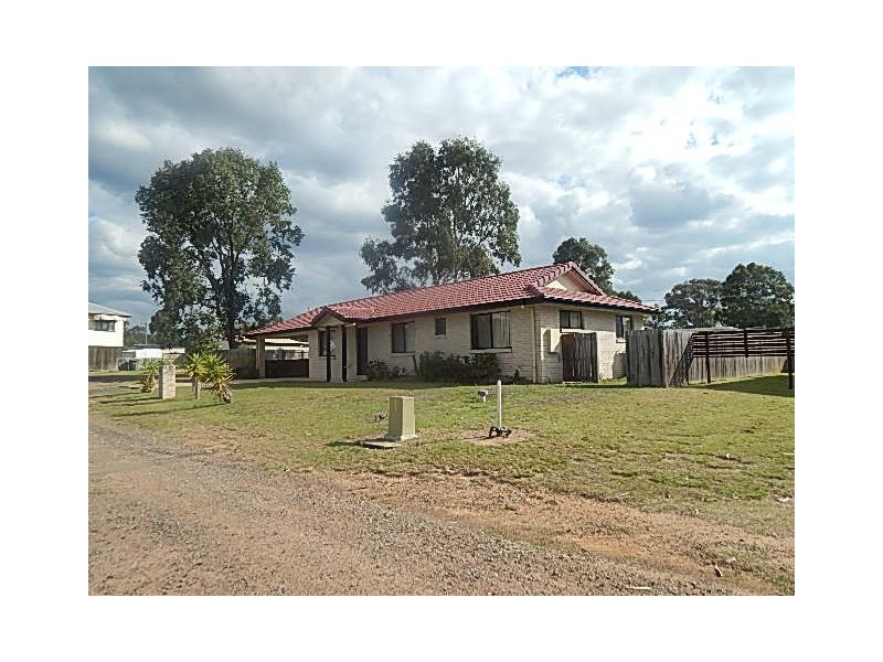 4 Avoca Place, Nanango QLD 4615