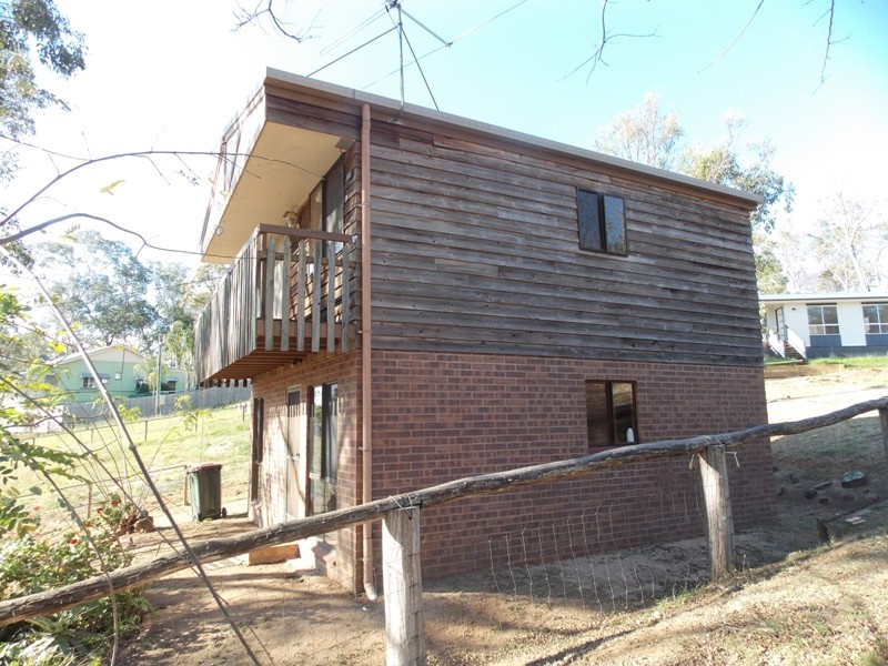 18 Hospital Terrace, Nanango QLD 4615
