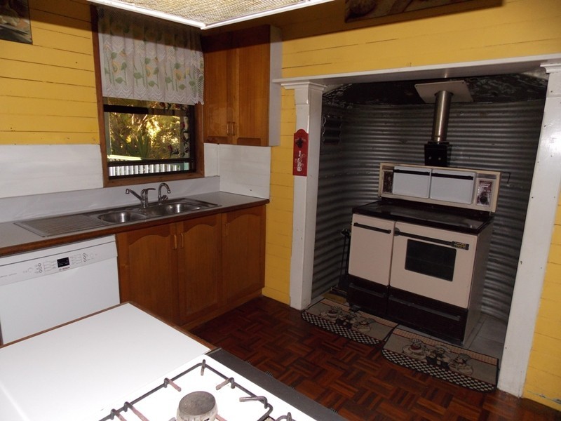 92 Burnett Street, Nanango QLD 4615