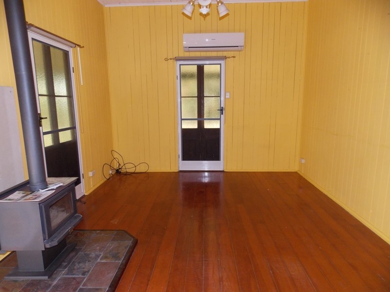 92 Burnett Street, Nanango QLD 4615