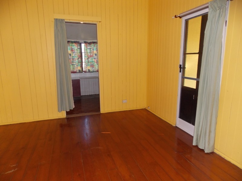 92 Burnett Street, Nanango QLD 4615