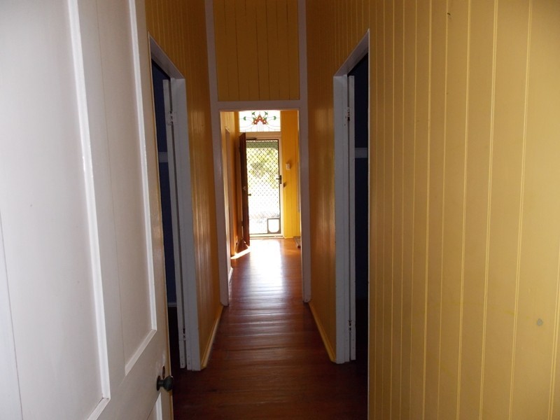 92 Burnett Street, Nanango QLD 4615