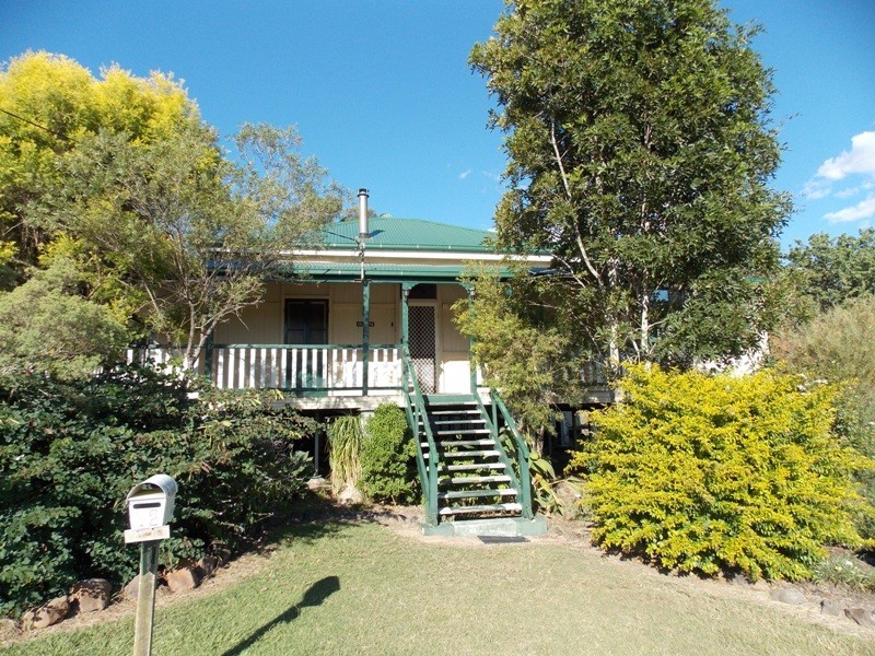 92 Burnett Street, Nanango QLD 4615