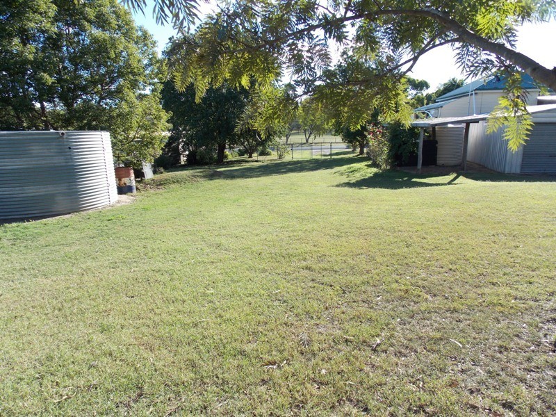 92 Burnett Street, Nanango QLD 4615