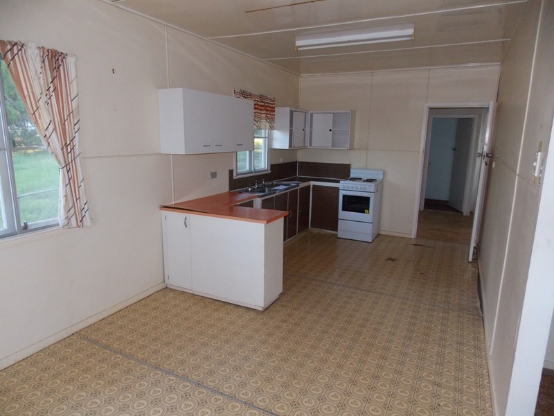 5 Davies Street, Yarraman QLD 4614