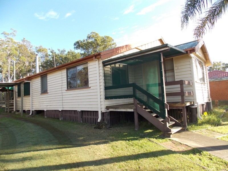 67 Chester Street, Nanango QLD 4615