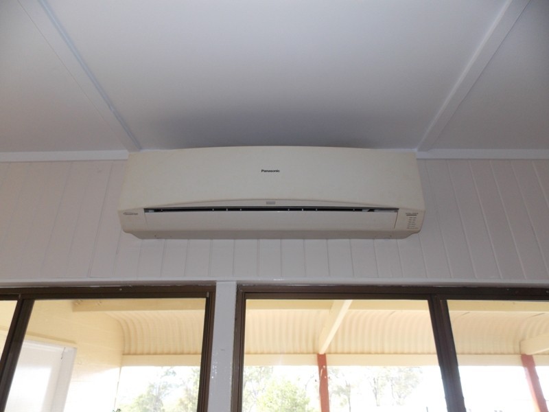 6 Main Street, Maidenwell QLD 4615