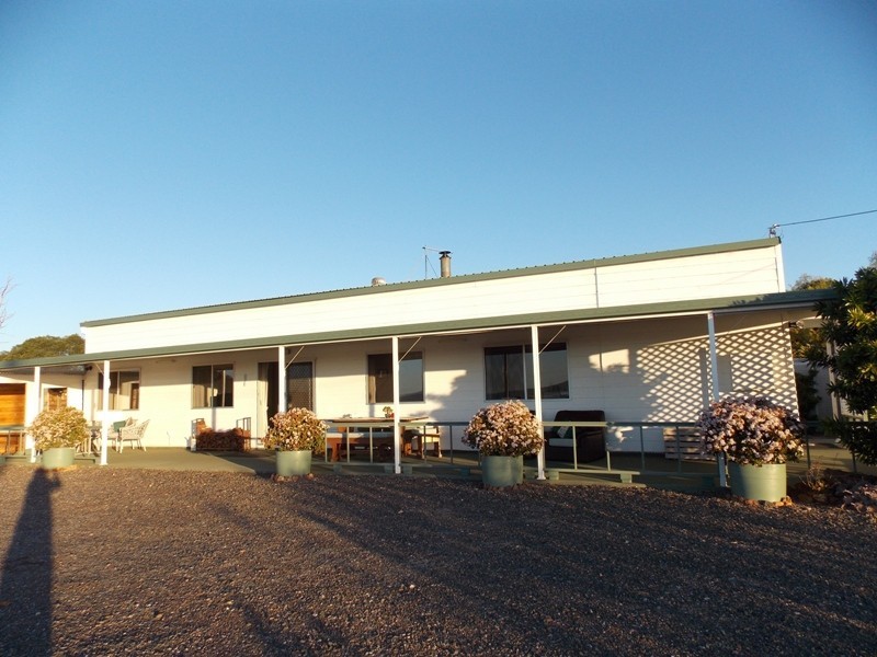 106 Cobby Road, Nanango QLD 4615