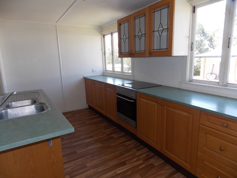 1 Hunter Street, Nanango QLD 4615