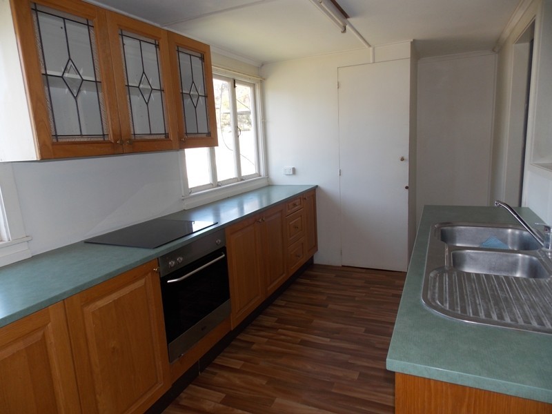 1 Hunter Street, Nanango QLD 4615