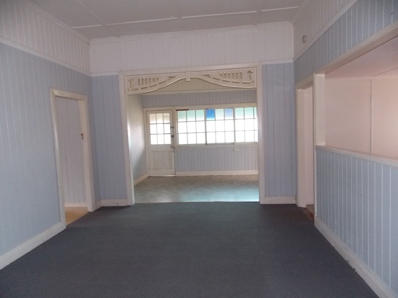 1 Hunter Street, Nanango QLD 4615