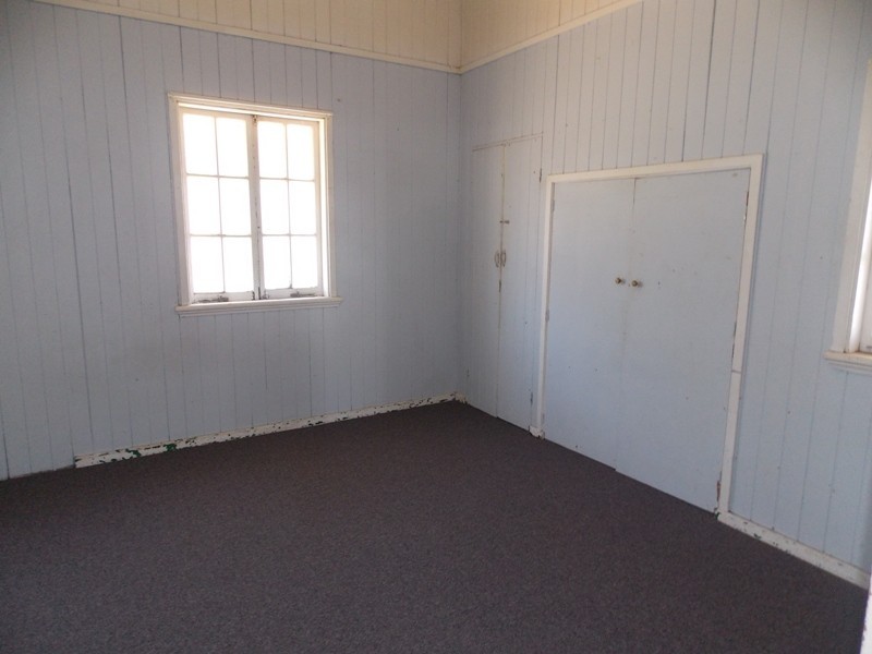 1 Hunter Street, Nanango QLD 4615