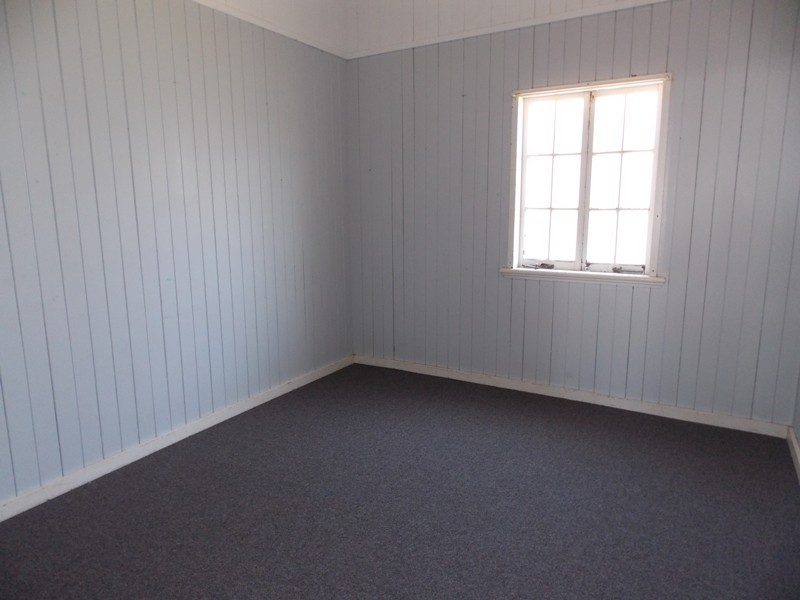 1 Hunter Street, Nanango QLD 4615