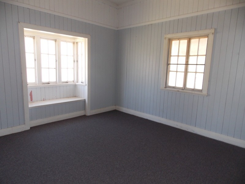1 Hunter Street, Nanango QLD 4615