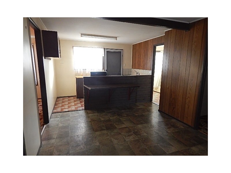 1/34 BURNETT, Nanango QLD 4615