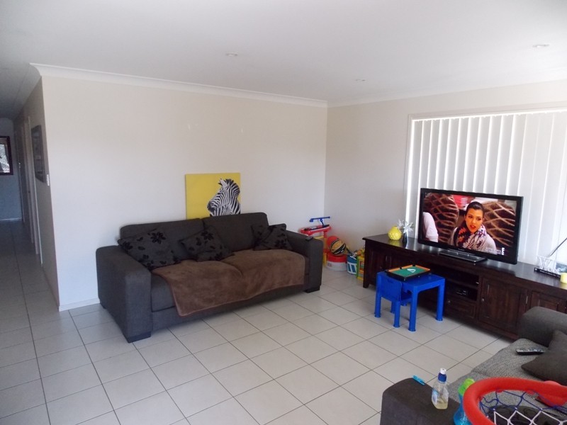 8 Park Drive, Yarraman QLD 4614