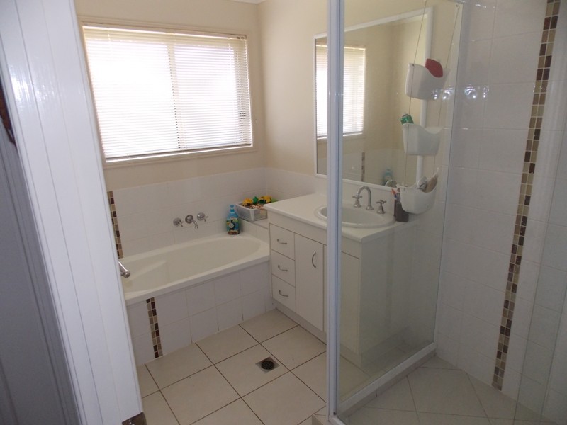 8 Park Drive, Yarraman QLD 4614
