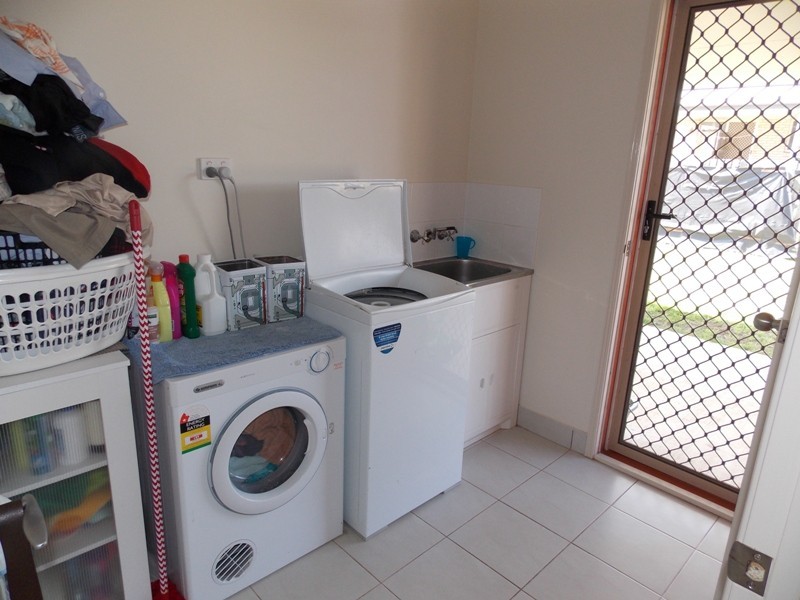 8 Park Drive, Yarraman QLD 4614