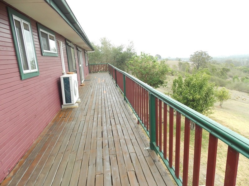 65 Hicken Way, Nanango QLD 4615