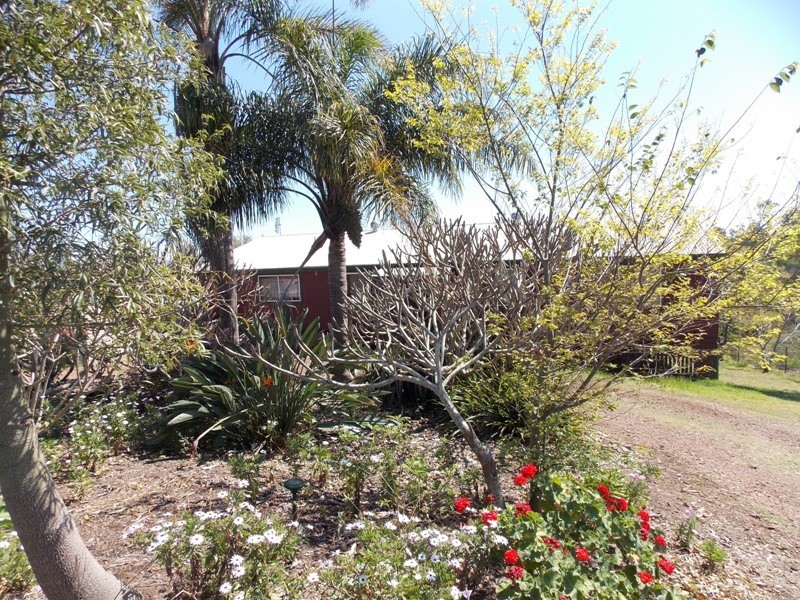 65 Hicken Way, Nanango QLD 4615