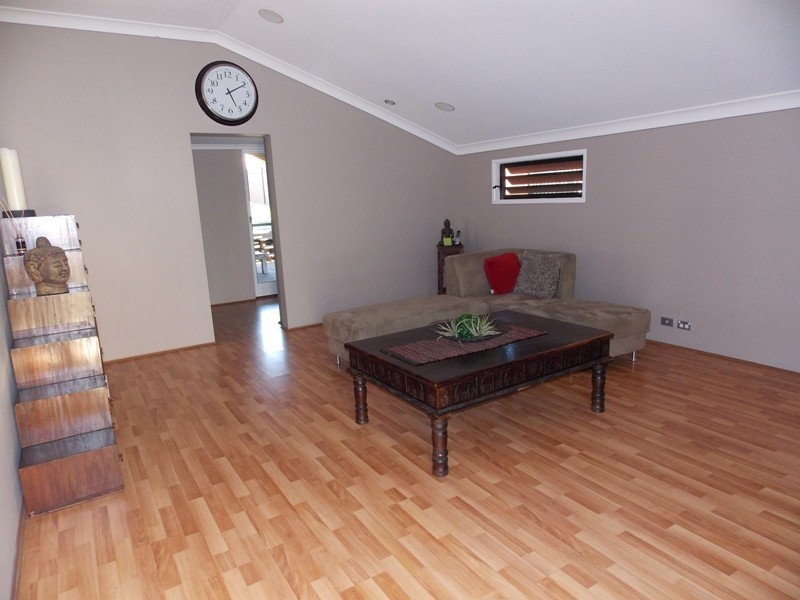 26 Bunker Avenue, Nanango QLD 4615