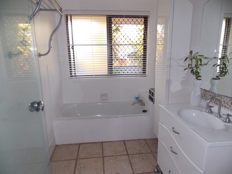 26 Bunker Avenue, Nanango QLD 4615