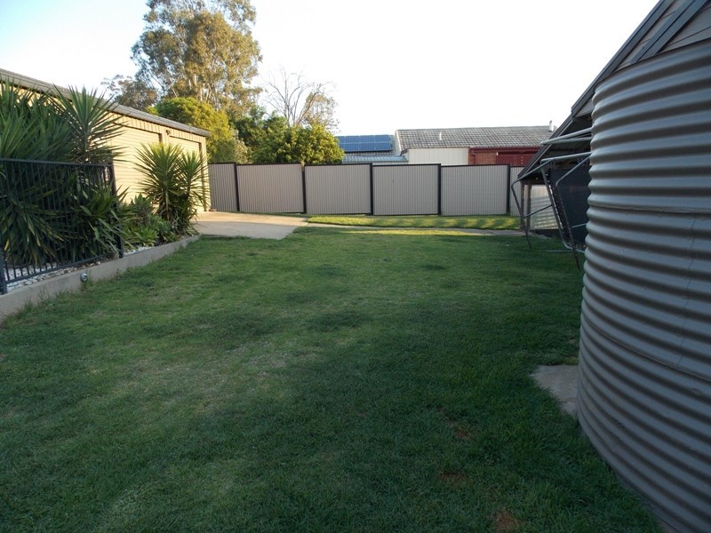 26 Bunker Avenue, Nanango QLD 4615