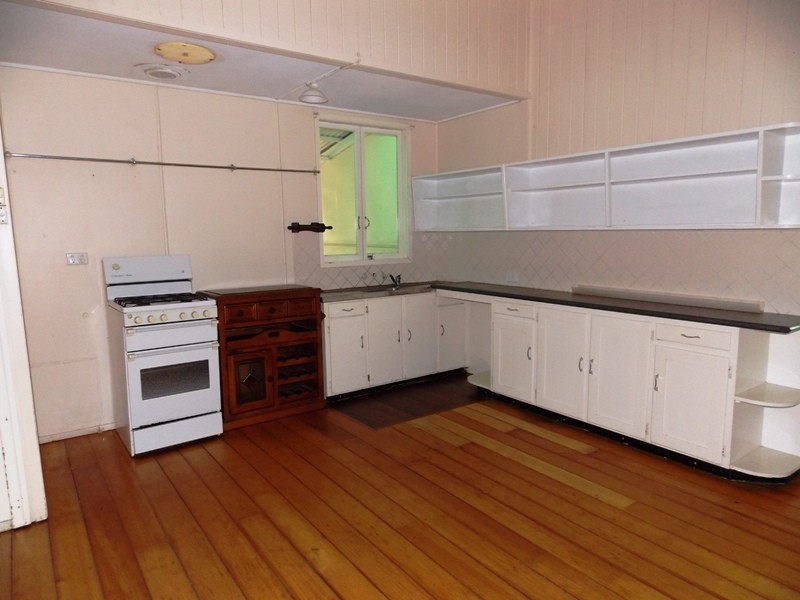 40 Elk Street, Nanango QLD 4615