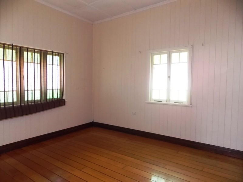 40 Elk Street, Nanango QLD 4615