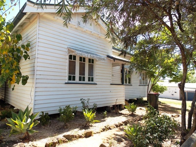 40 Elk Street, Nanango QLD 4615