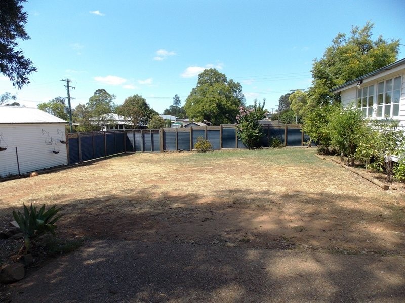 40 Elk Street, Nanango QLD 4615