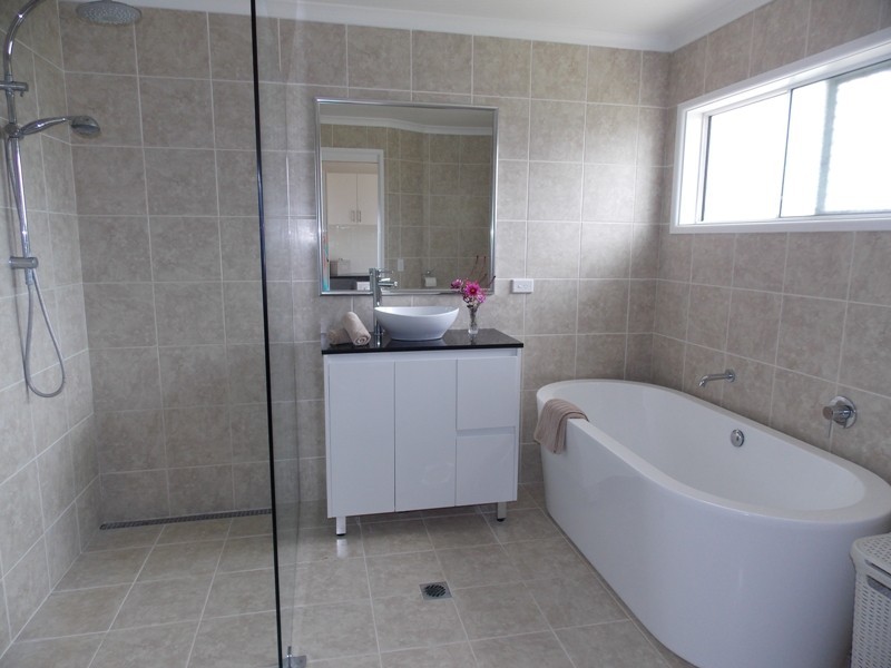 85 Chester Street, Nanango QLD 4615