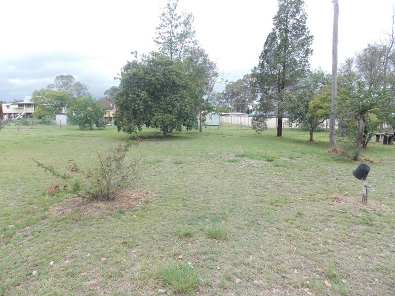 6 Burnett Street, Nanango QLD 4615