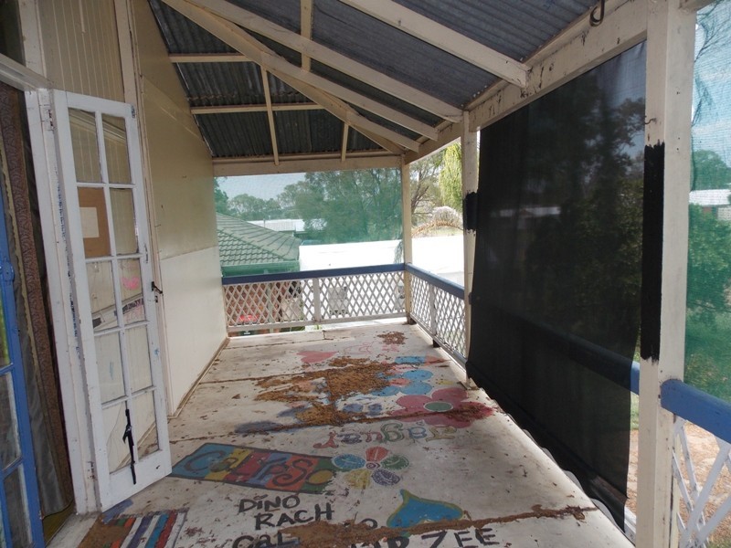 21 Brisbane Street, Nanango QLD 4615