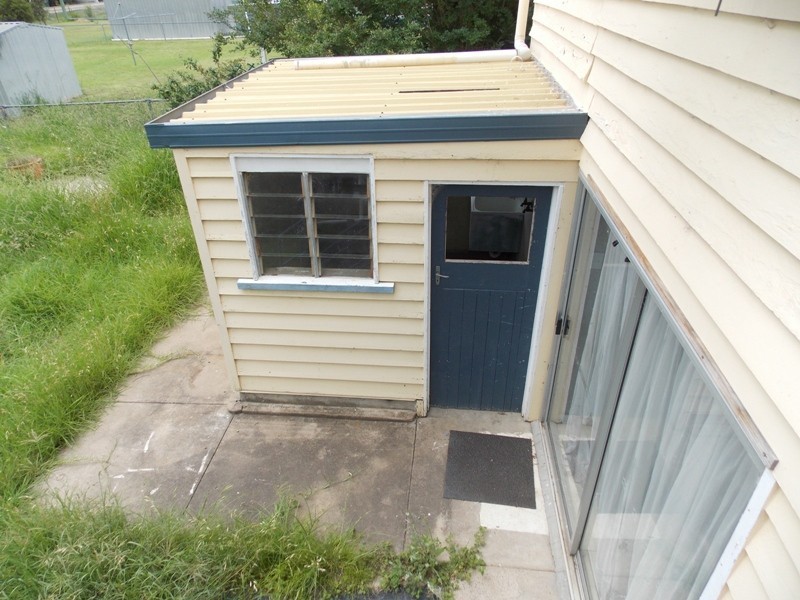 21 Brisbane Street, Nanango QLD 4615