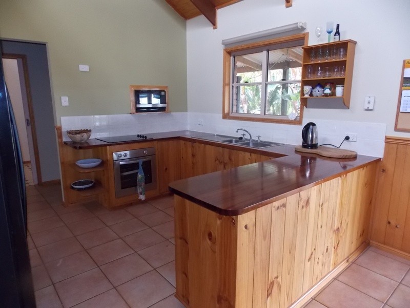 96 Hicken Way, Nanango QLD 4615