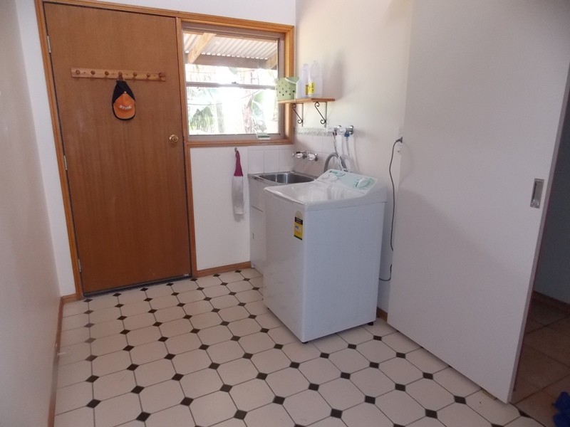 96 Hicken Way, Nanango QLD 4615