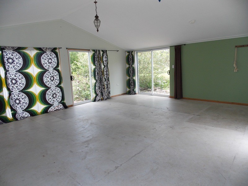 96 Hicken Way, Nanango QLD 4615