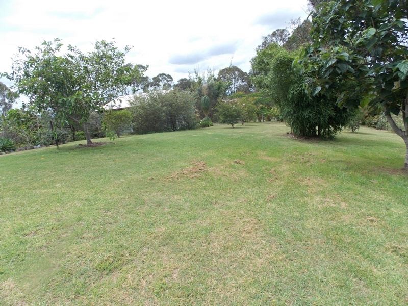 96 Hicken Way, Nanango QLD 4615