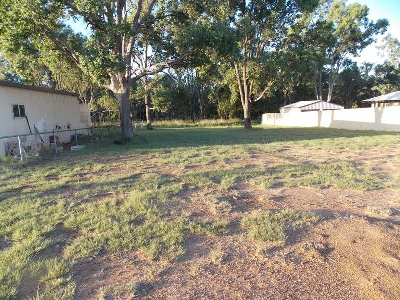 14 Hawthorne St, Nanango QLD 4615