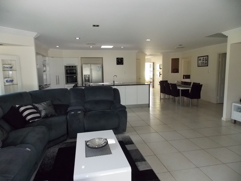 47 Tara Avenue, Nanango QLD 4615