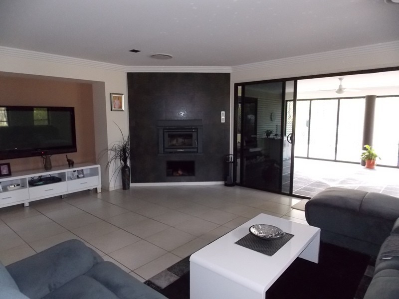 47 Tara Avenue, Nanango QLD 4615