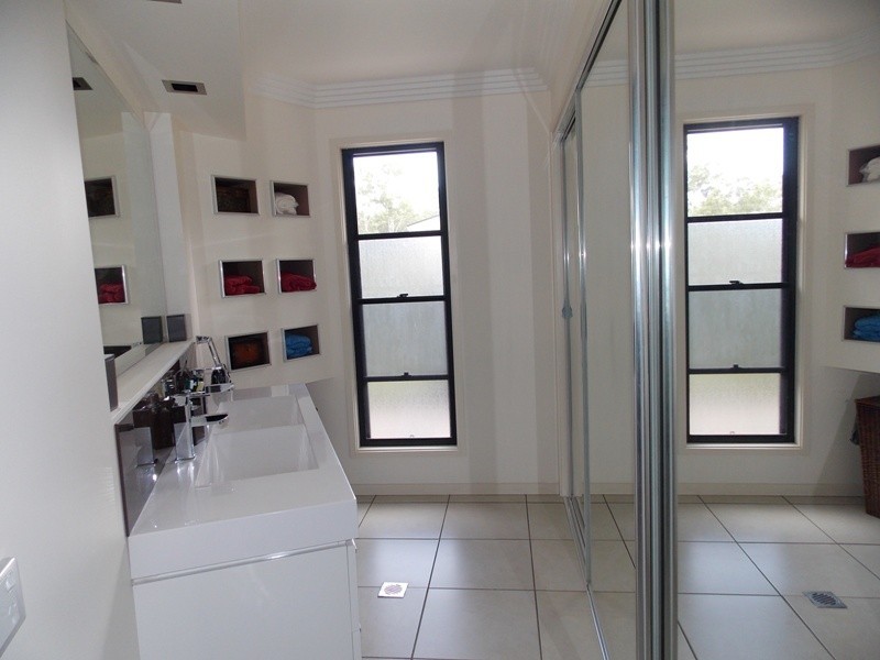 47 Tara Avenue, Nanango QLD 4615