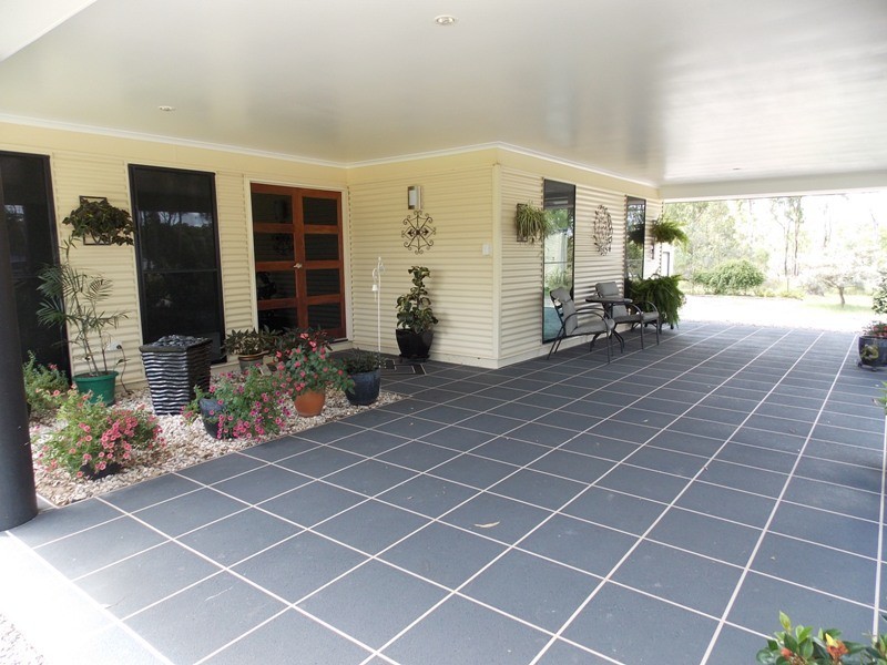 47 Tara Avenue, Nanango QLD 4615